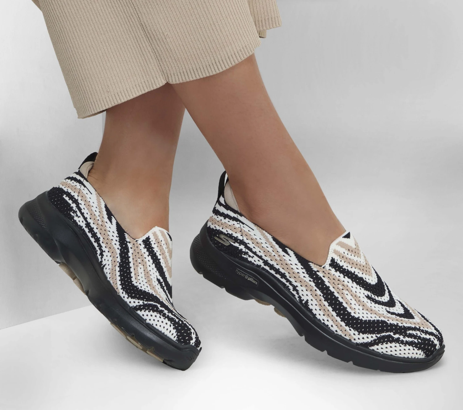 Skechers DVF: GO WALK 6 - Savanna Stripes 2 Skechers DVF: GO WALK 6 - Savanna Stripes - Image 2